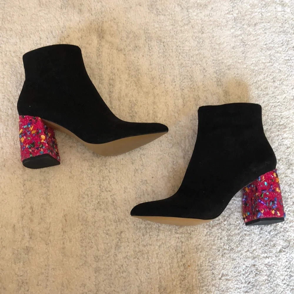 NWOB Betsey Johnson Kassie Boots - Picture 3 of 7